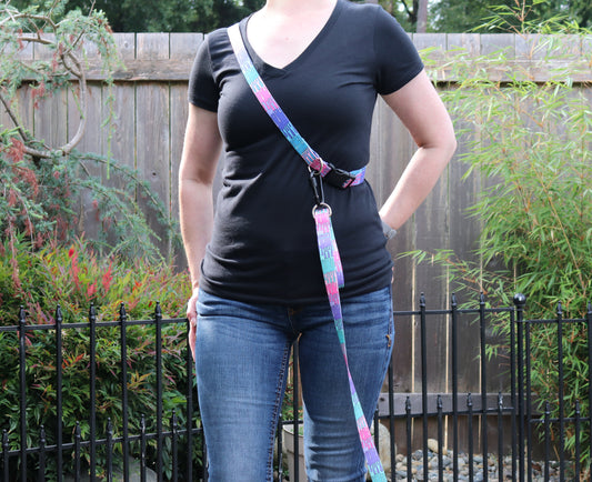 Playful Drips Handsfree Leash Attachment